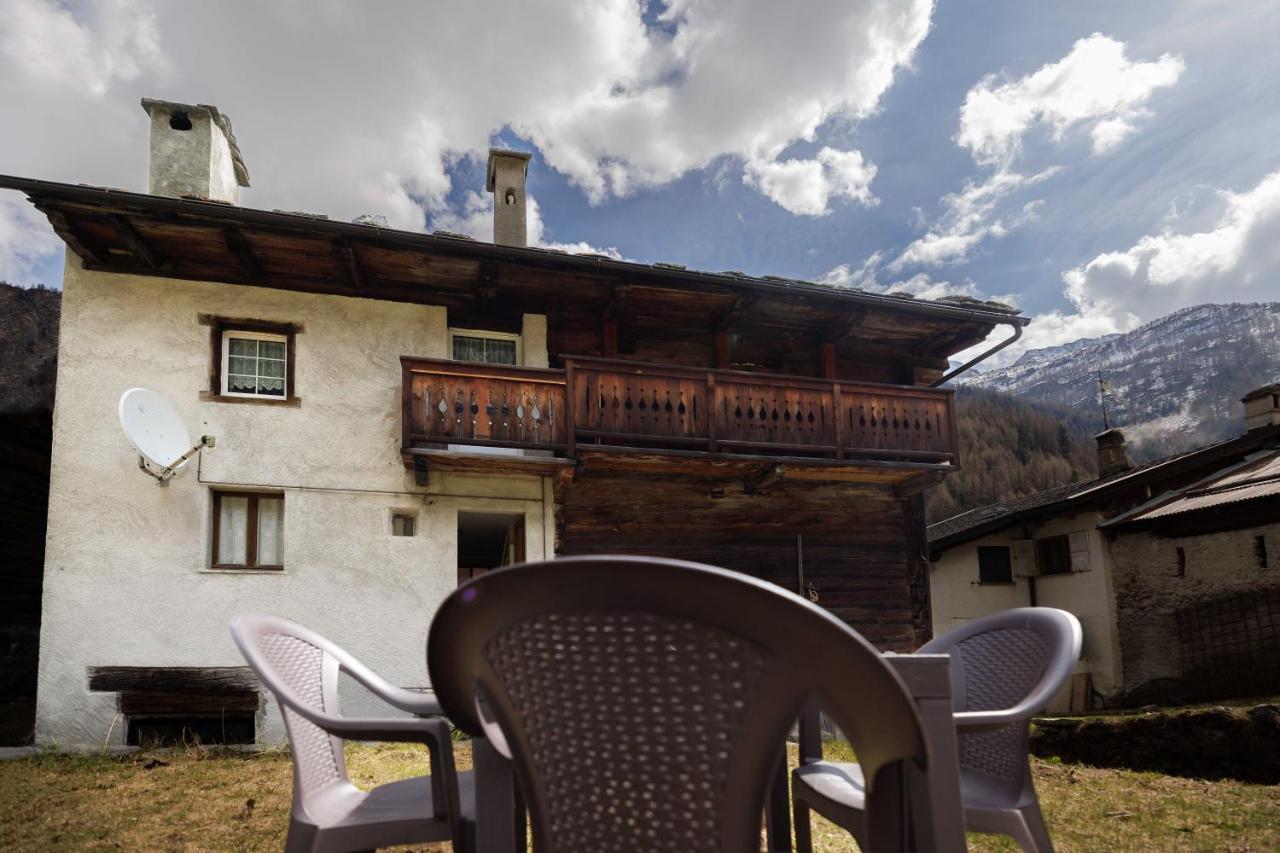 La Walserhus Formazza Exterior photo